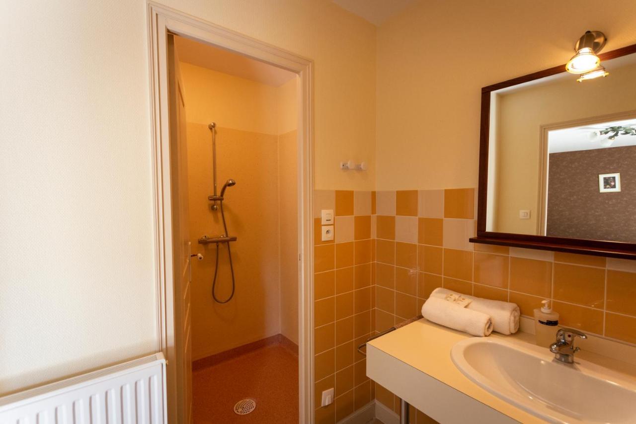 La Haye Gites Et Chambre D'Hotes Avrillé Exterior photo