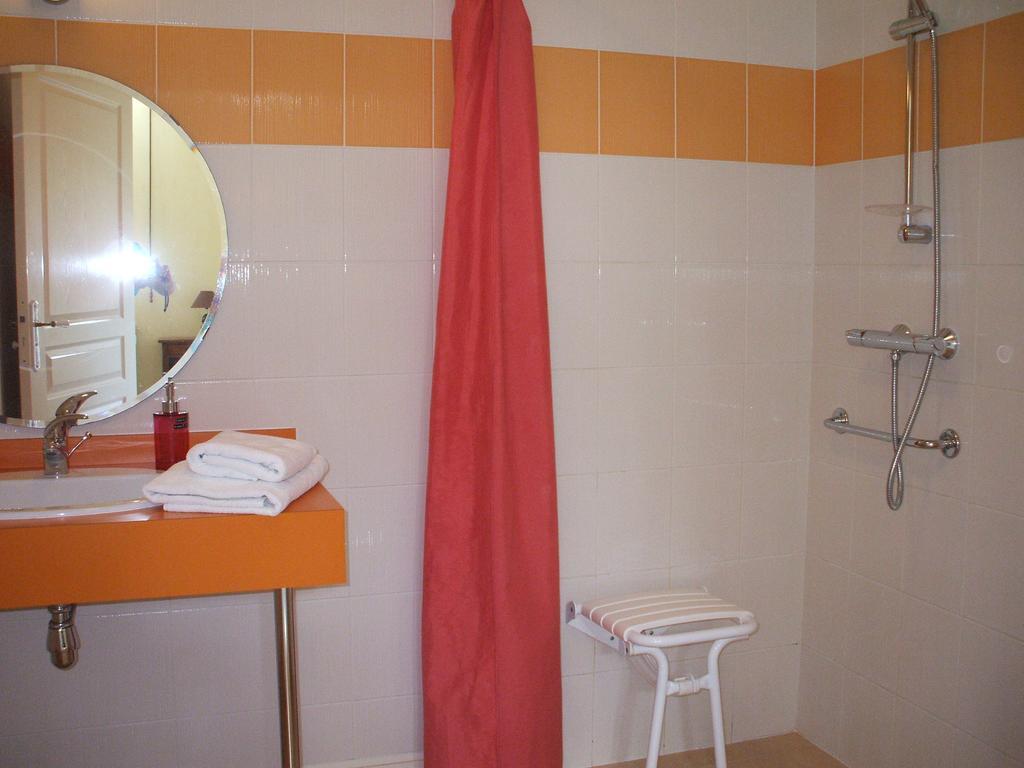 La Haye Gites Et Chambre D'Hotes Avrillé Exterior photo